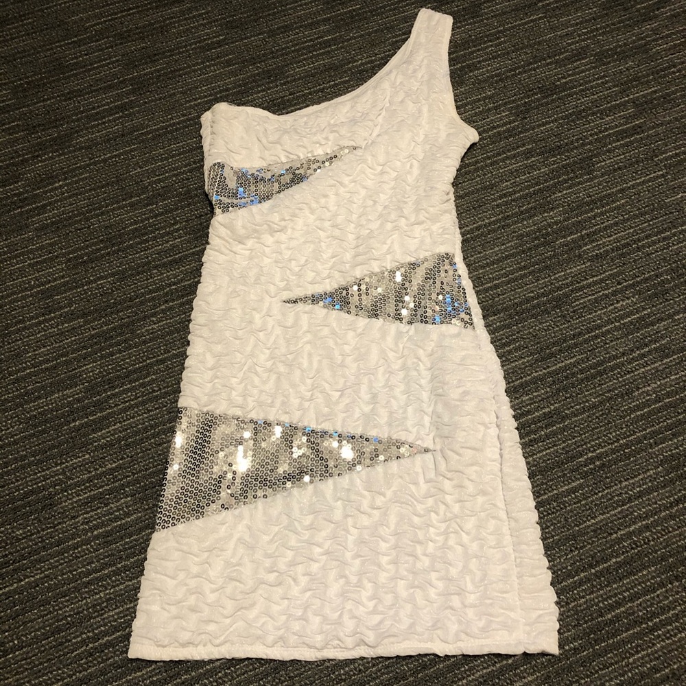 One shoulder dress